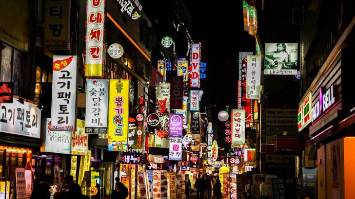 night street of Seoul
