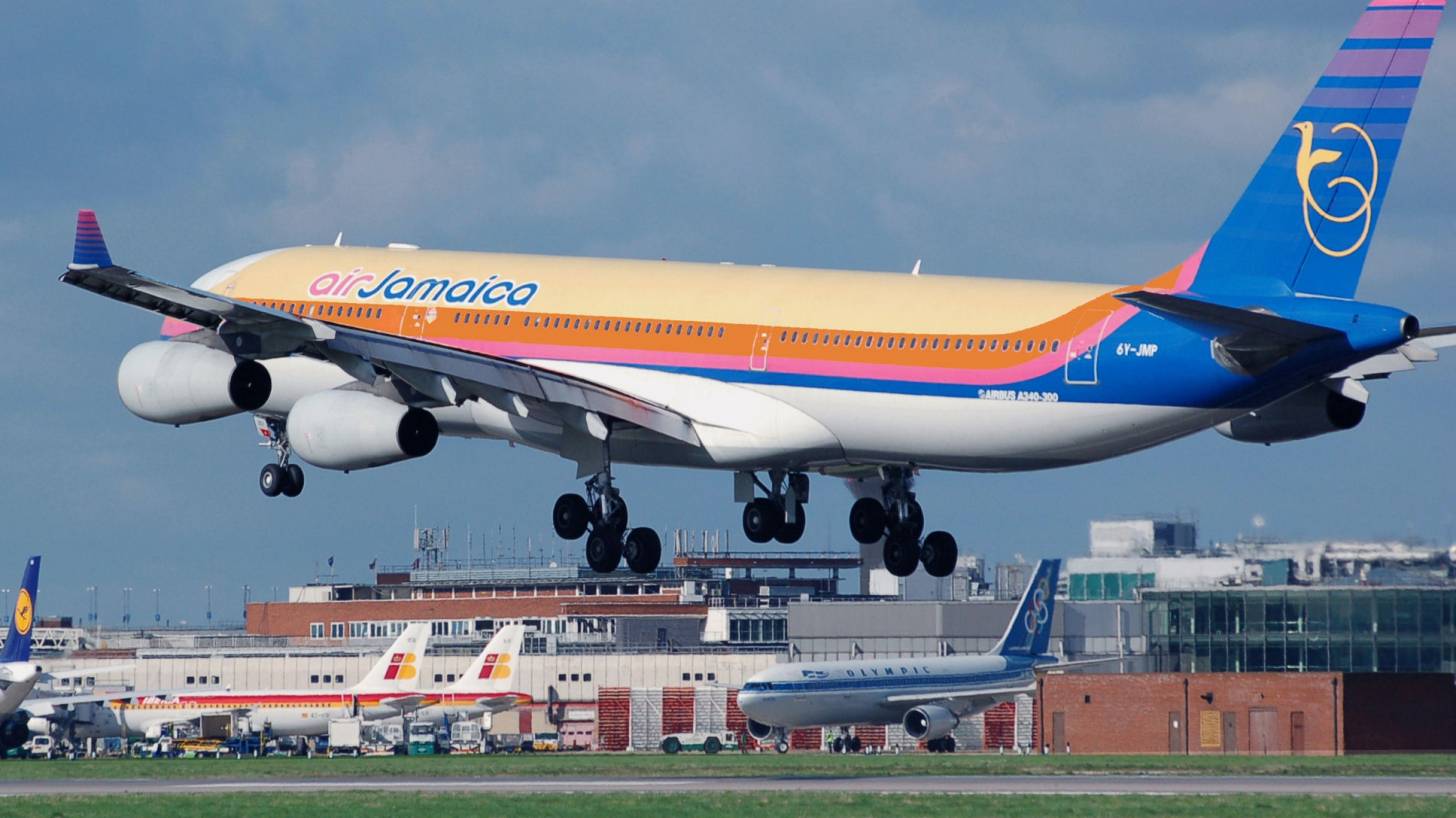 Jamaica airlines landing 