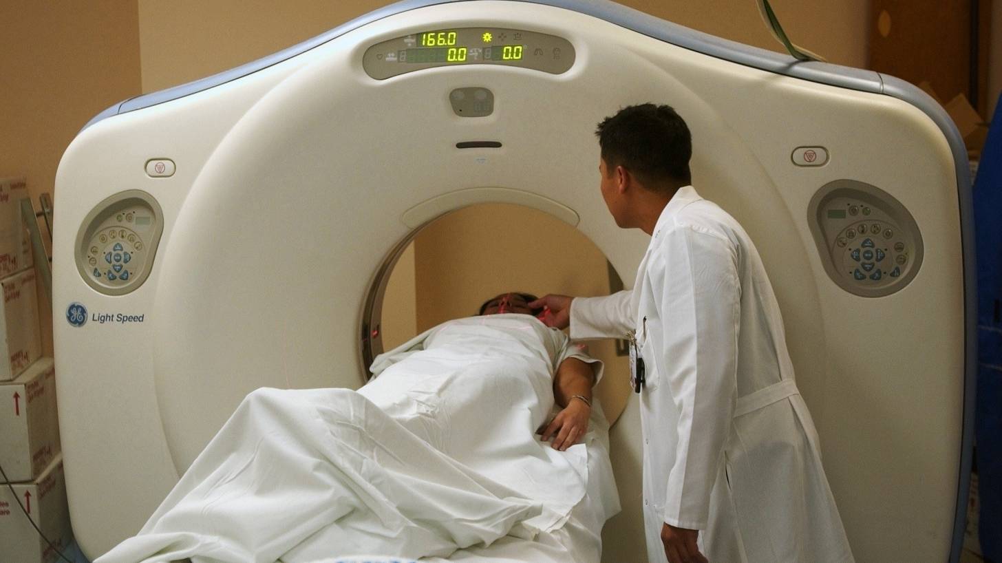 ct scan machine in use