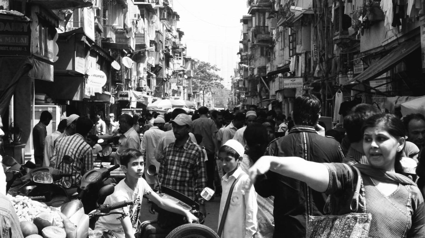 crowded Mumbai street