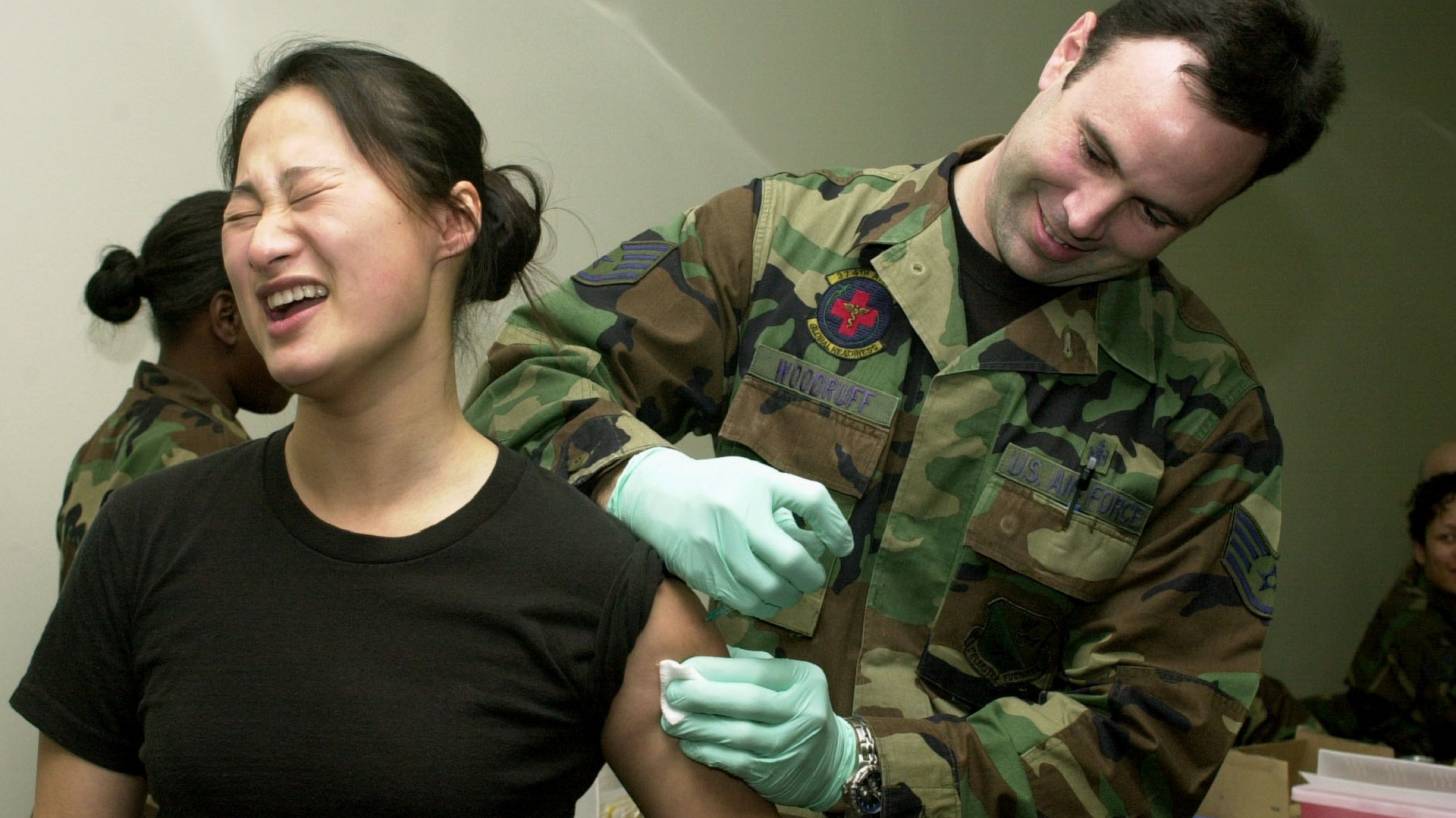 us army vaccinating it's troops