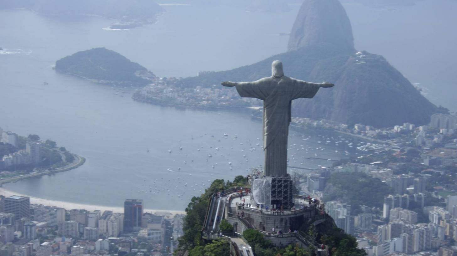 rio brazil statue above the city