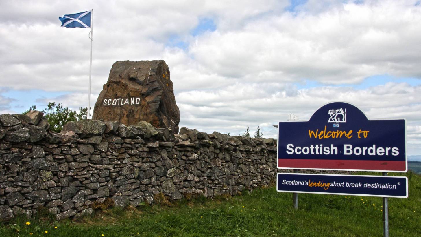 scotland welcome sign