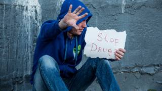 stop drugs now sign
