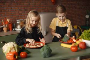 children cooking a healthy meal